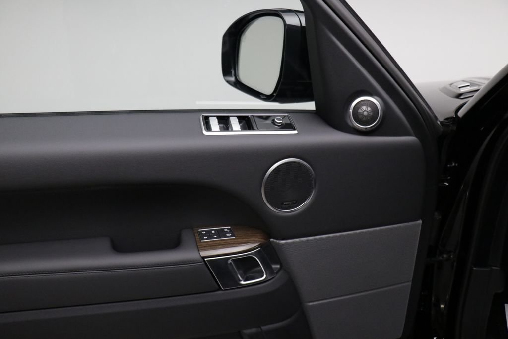 Used 2020  Land Rover HSE image 16