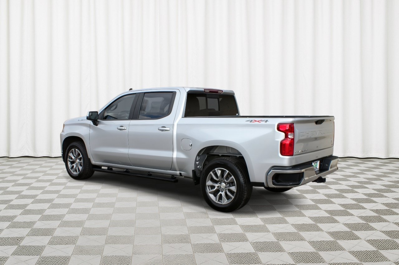 Used 2021 Silver Ice Metallic Chevrolet LT image 5
