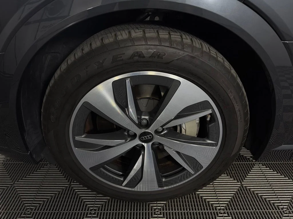 Used 2024 Gray Audi Premium Plus image 12