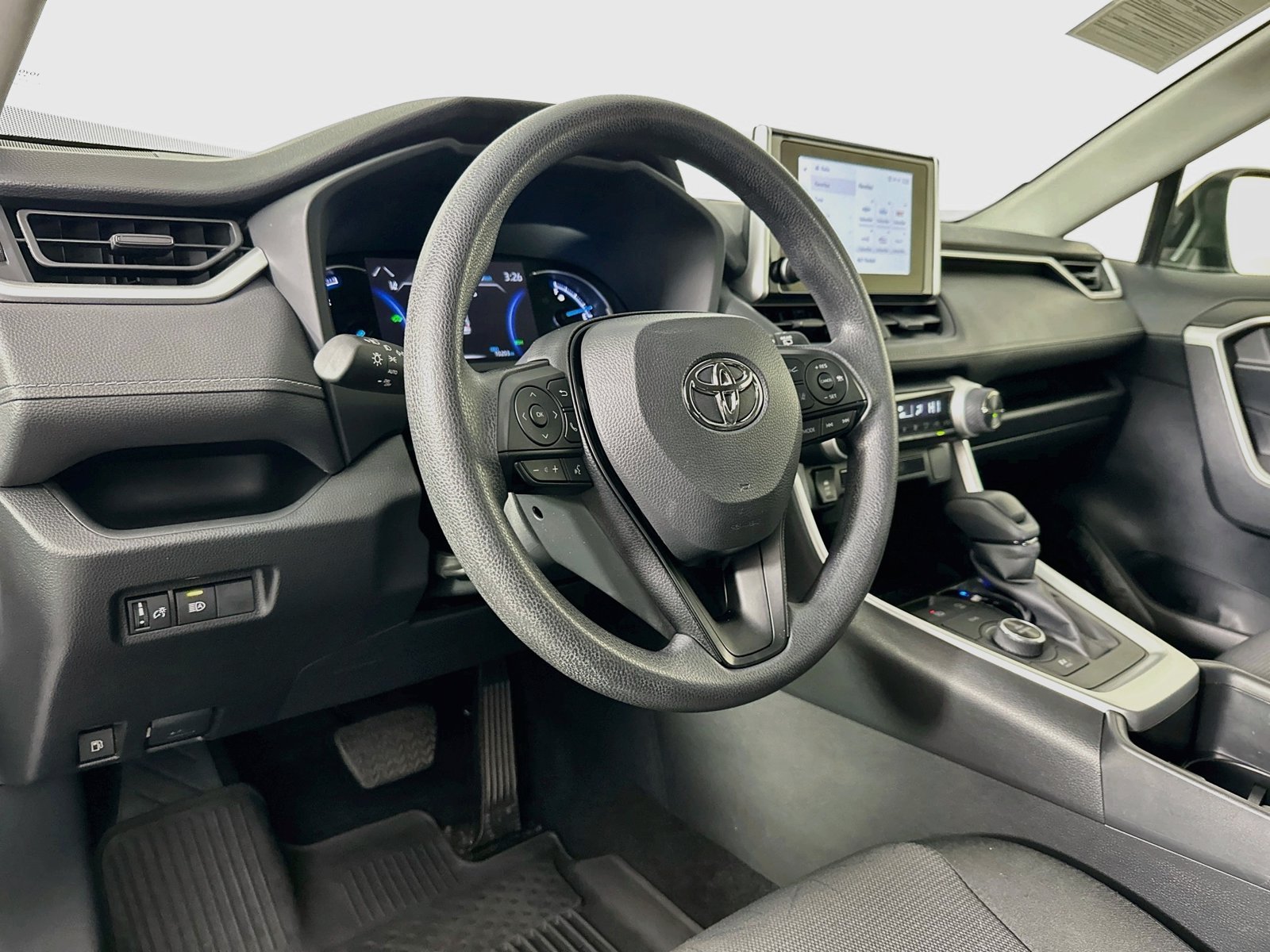 Used 2025 Silver Sky Metallic Toyota XLE image 9