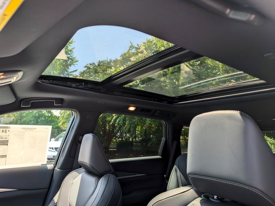 New 2027 Radiant White/Black Obsidian INFINITI SPORT image 20