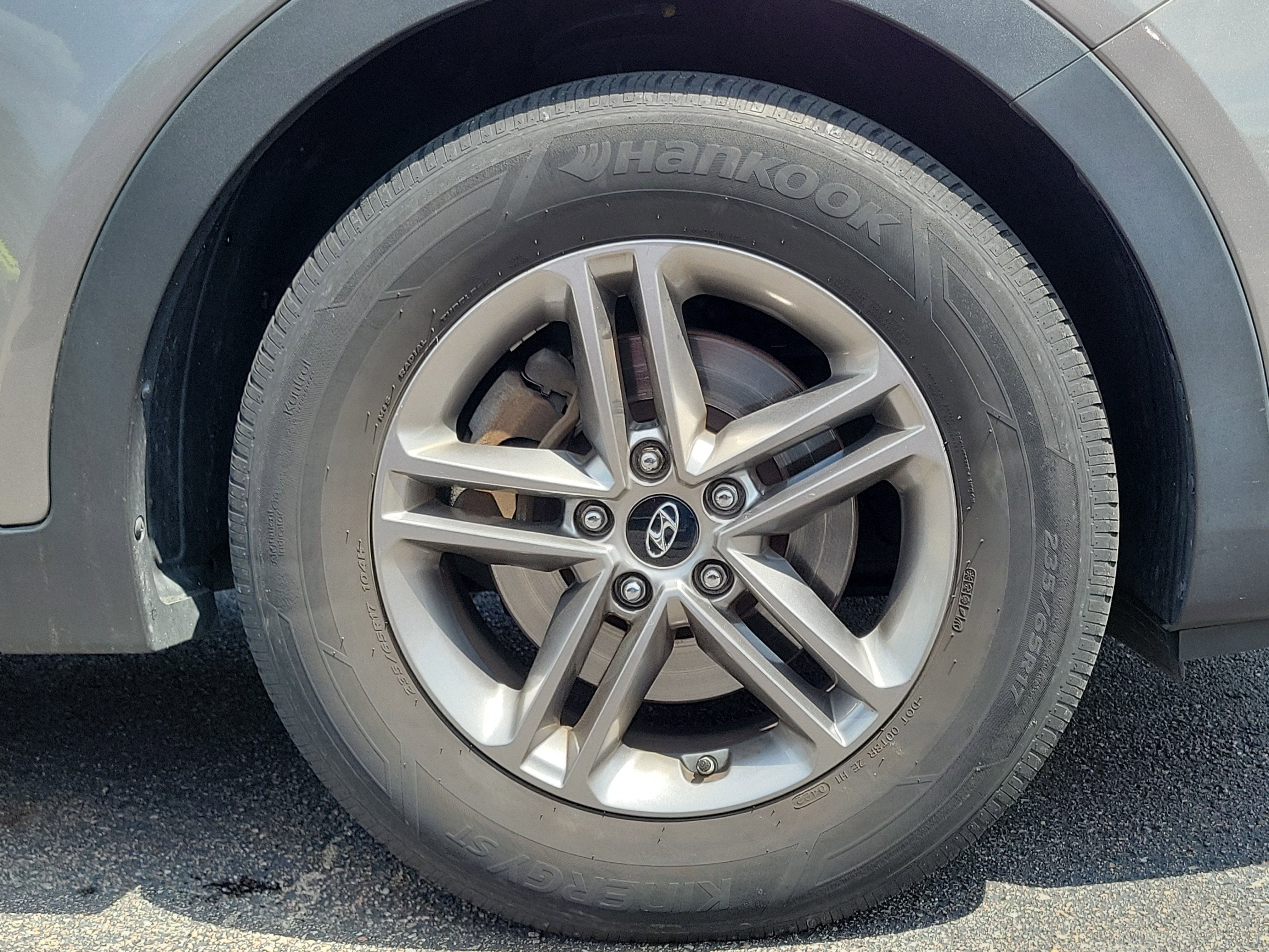 Used 2018 Mineral Gray Hyundai 2.4L image 5