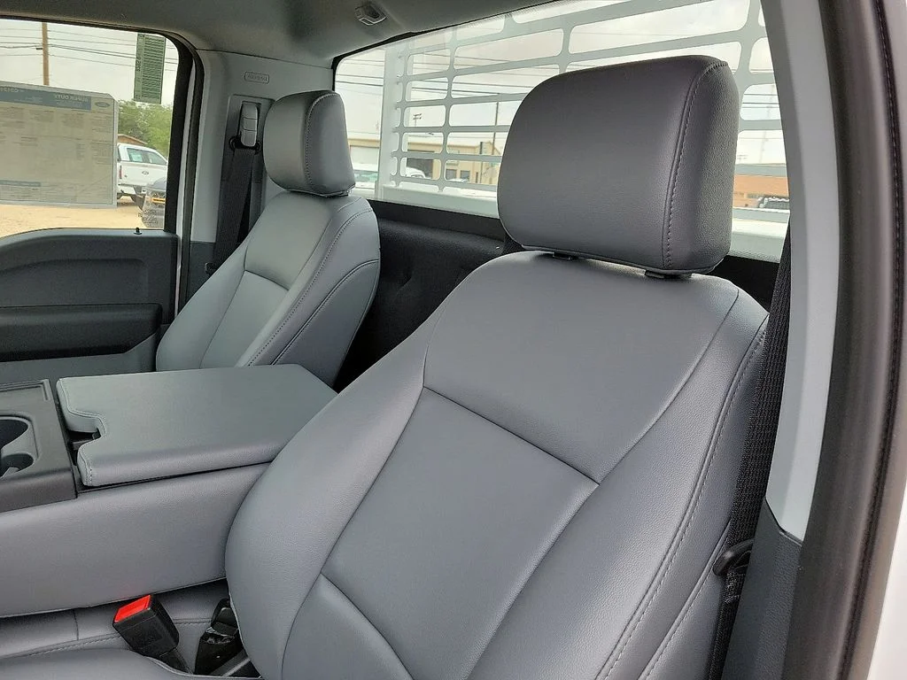 2025 Ford F-350 Super Duty Chassis Cab XL - Photo 16