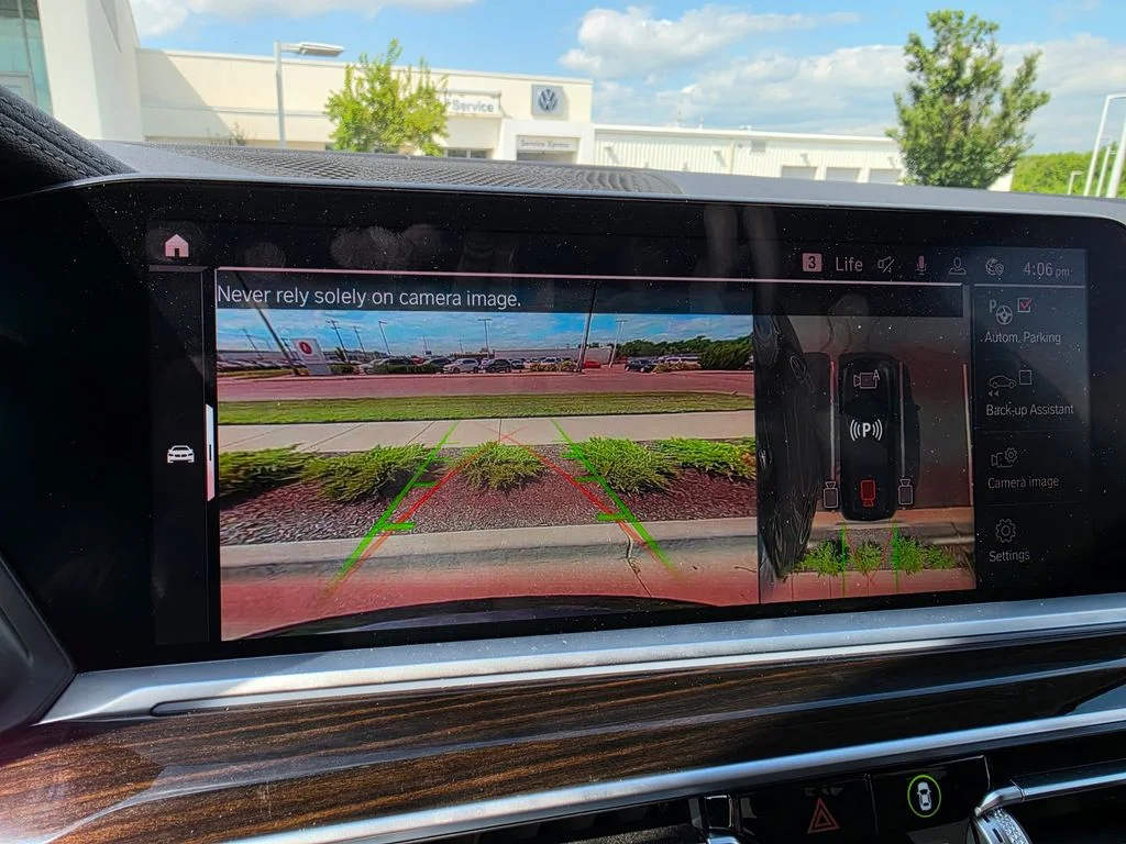 Used 2020 Black BMW xDrive40i image 21