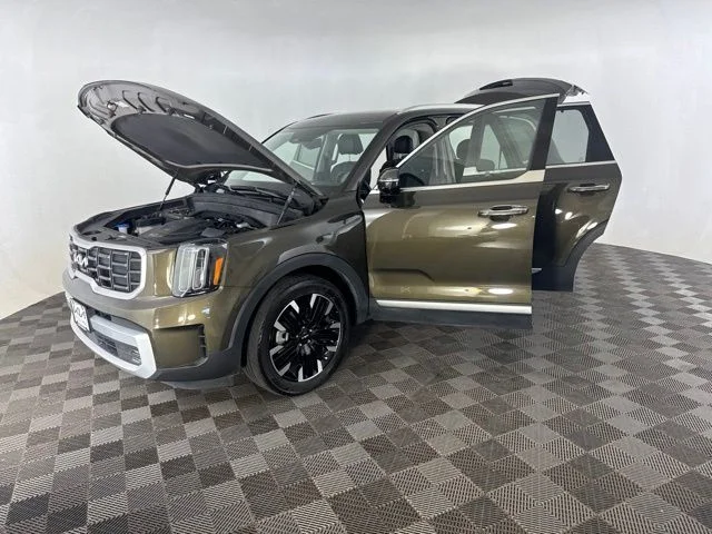 Used 2024 Green Kia SX-Prestige image 12