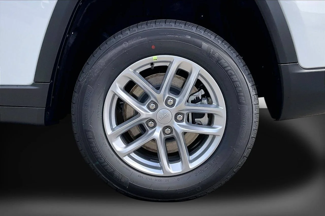 New 2026 Bright White Clearcoat Jeep Laredo X image 31