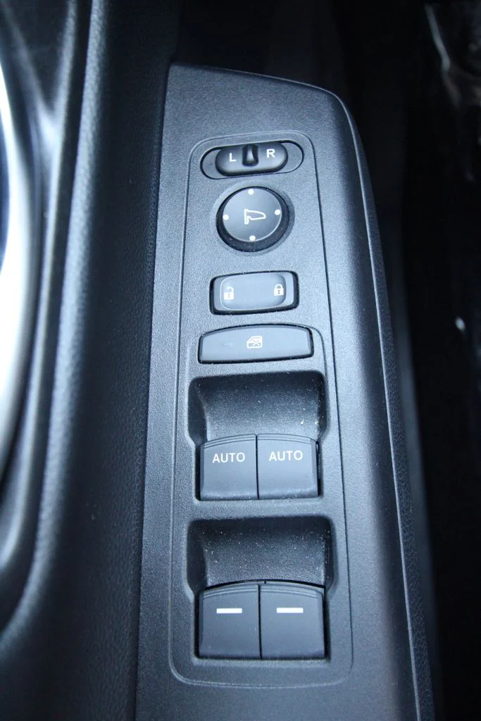 Used 2025  Honda EX image 23