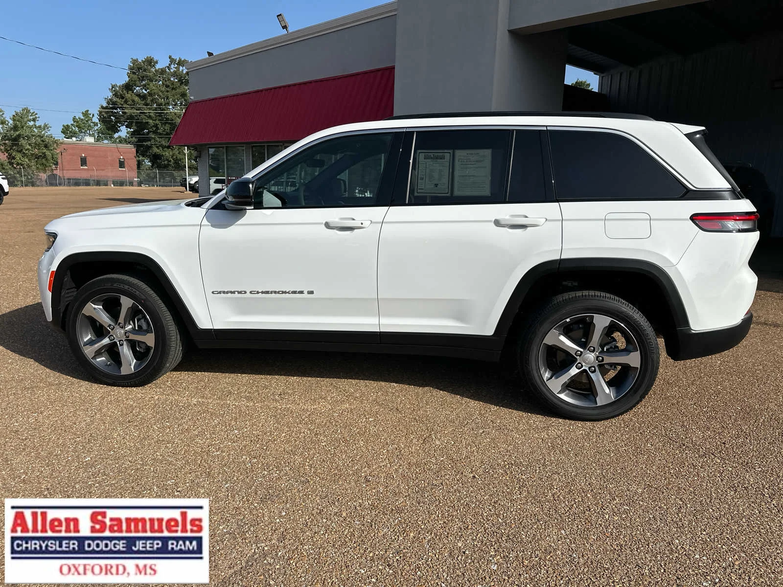 Used 2026 Bright White Clearcoat Jeep Limited image 6