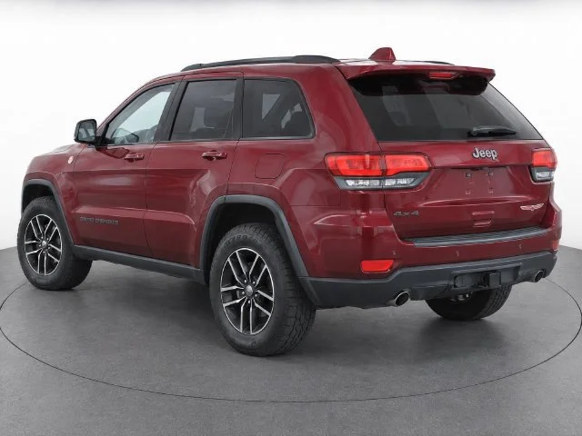 Used 2017 Velvet Red Pearlc Jeep Trailhawk image 4