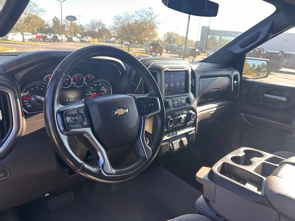 Used 2021 Blue Metallic Chevrolet LT image 12