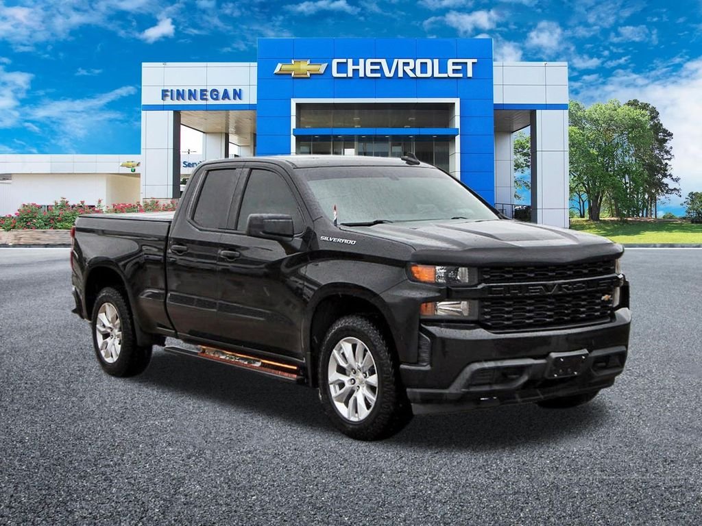 Used 2021 Black Chevrolet Custom image 9