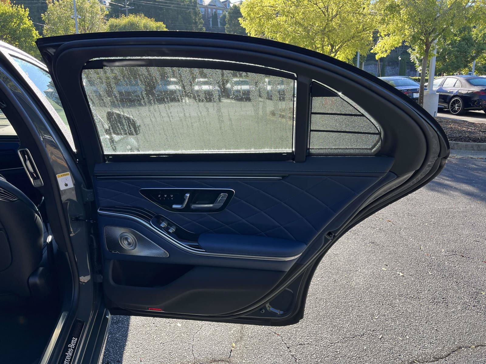 New 2027 MANUFAKTUR Silicon Grey Mercedes-Benz S 580 4MATIC® Sedan image 44