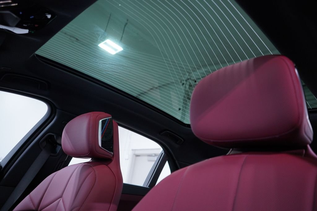 New 2026 Black Sapphire Metallic BMW 740i image 18