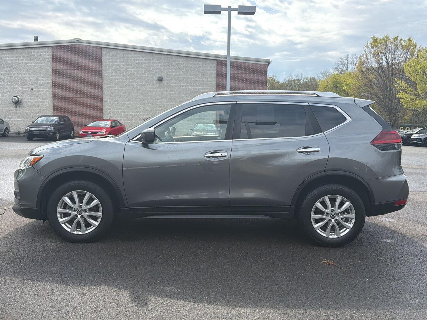 Used 2019 Nissan Rogue SV with VIN JN8AT2MV2KW381755 for sale in Vernon, CT