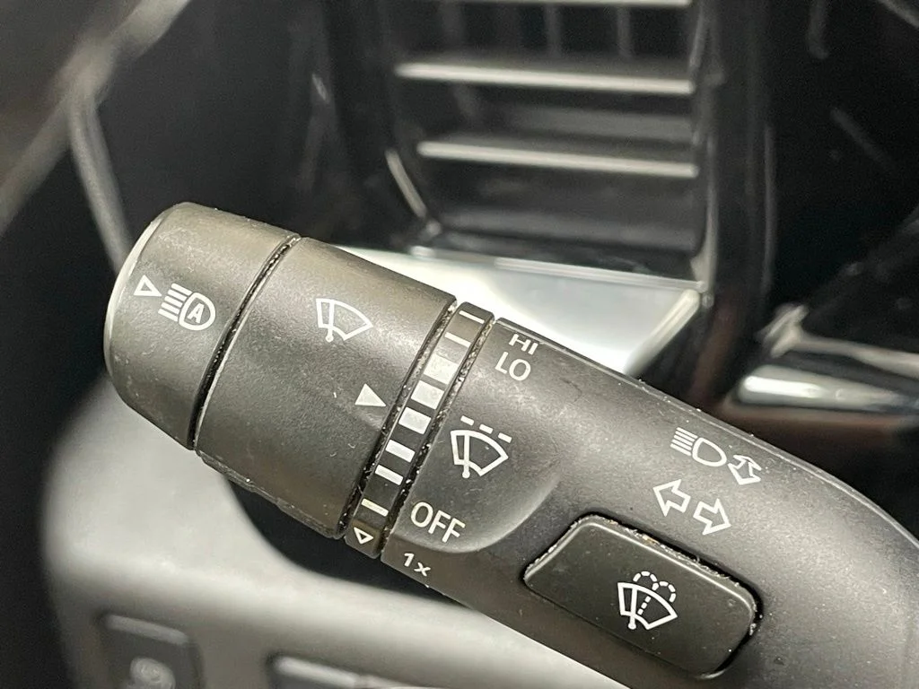 Used 2023 Silver GMC SLT image 33