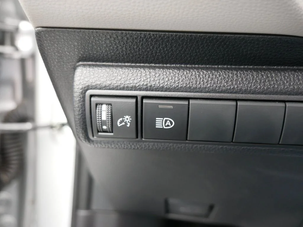 Certified Used 2025 Silver Toyota LE image 27