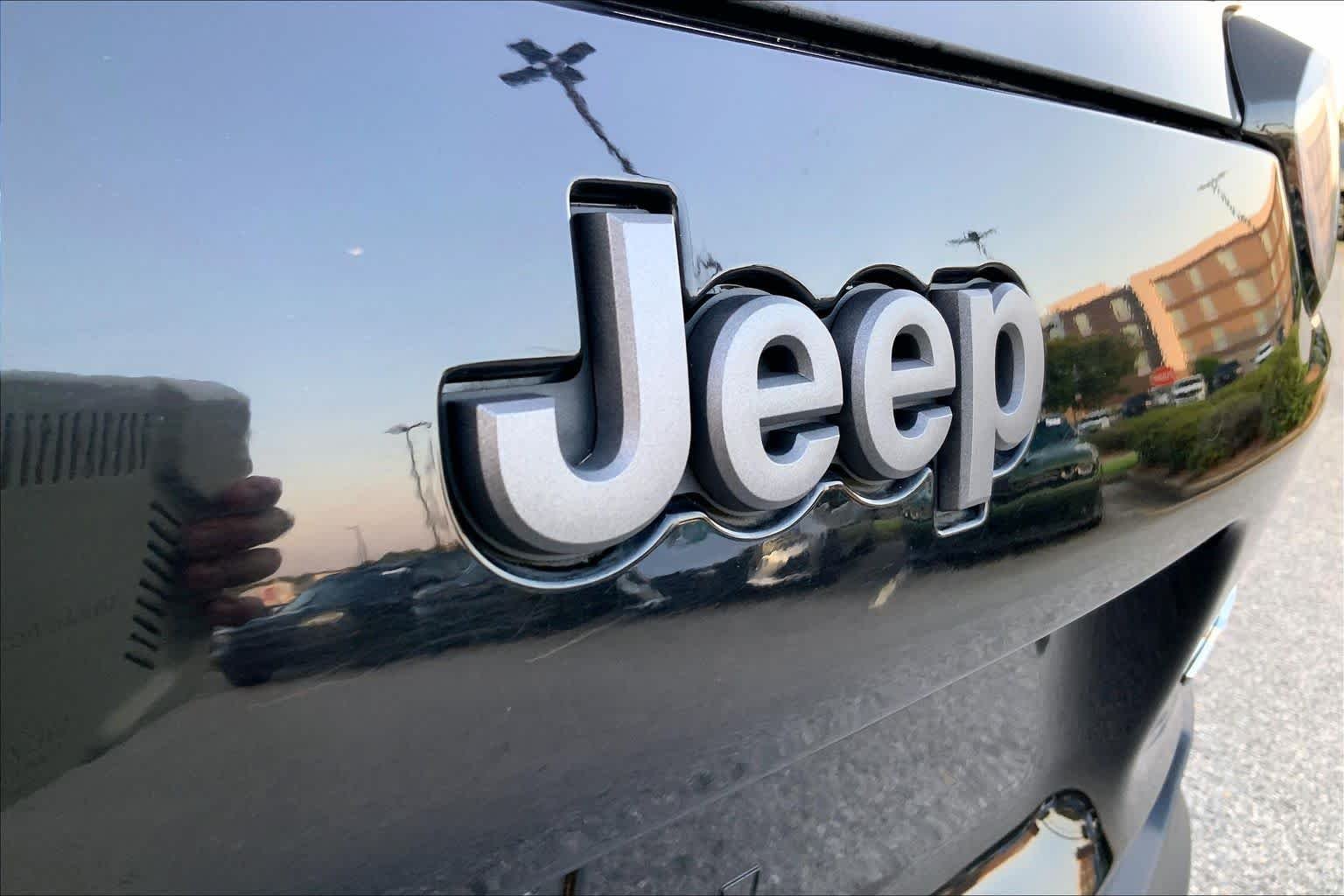Used 2019 Diamond Black Crystal Pearlcoat Jeep Trailhawk image 29