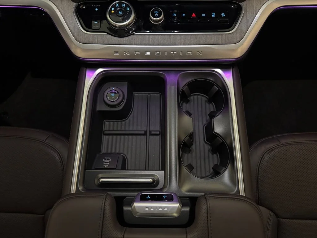 New 2026 Black Ford Platinum image 44