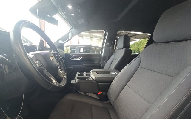 Used 2025 Gray Chevrolet LT image 6