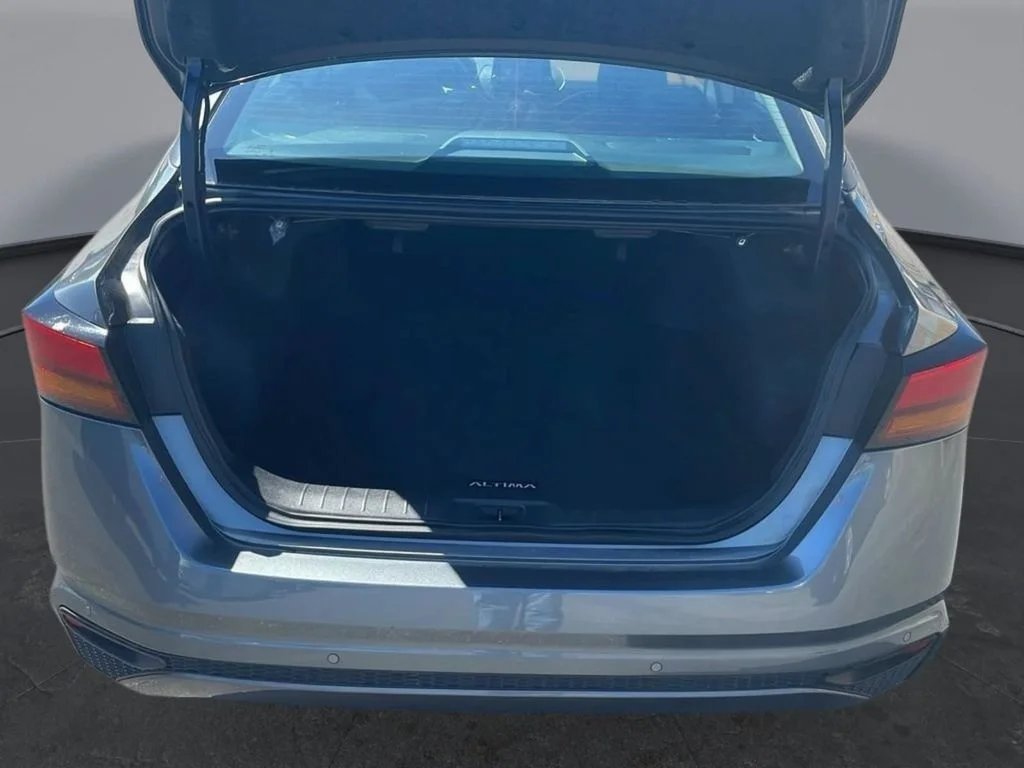 2025 Nissan Altima SV - Photo 11