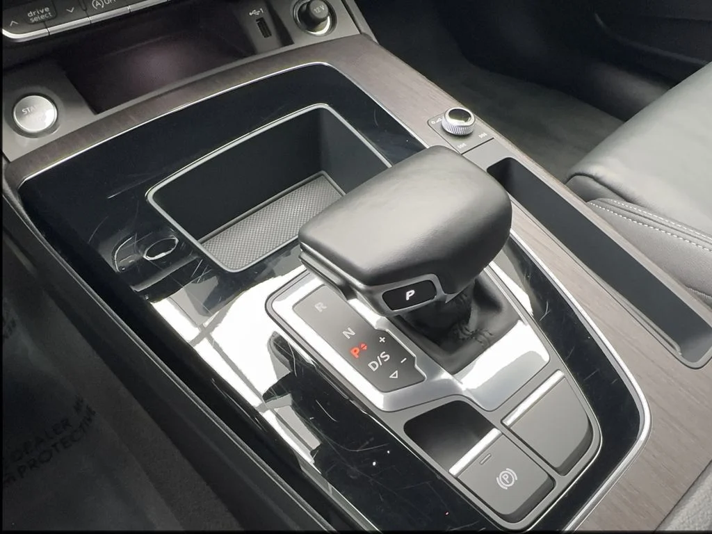 Used 2022 Blue Audi  image 42