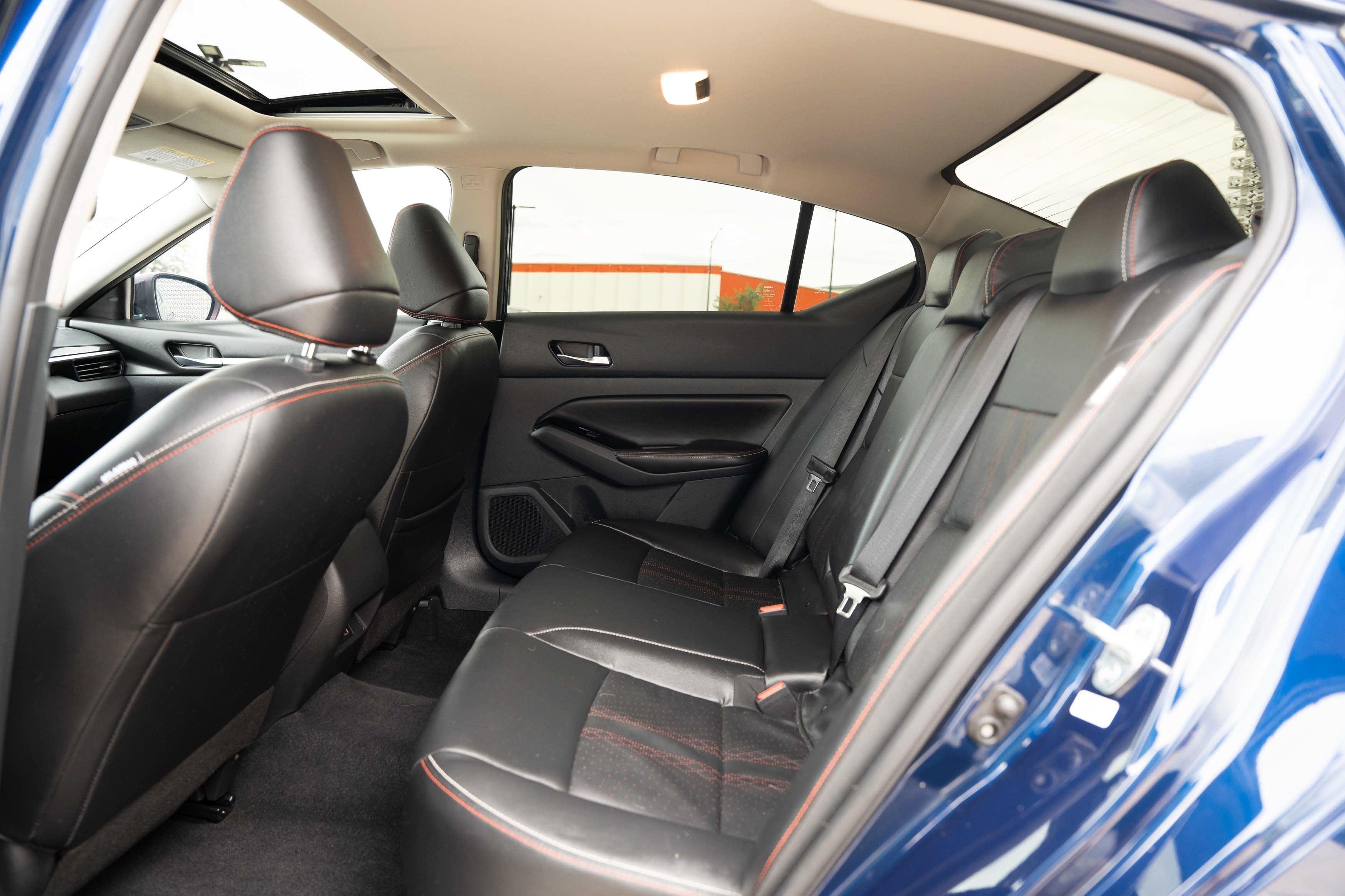 Used 2023 Deep Blue Pearl Nissan 2.5 SR image 19
