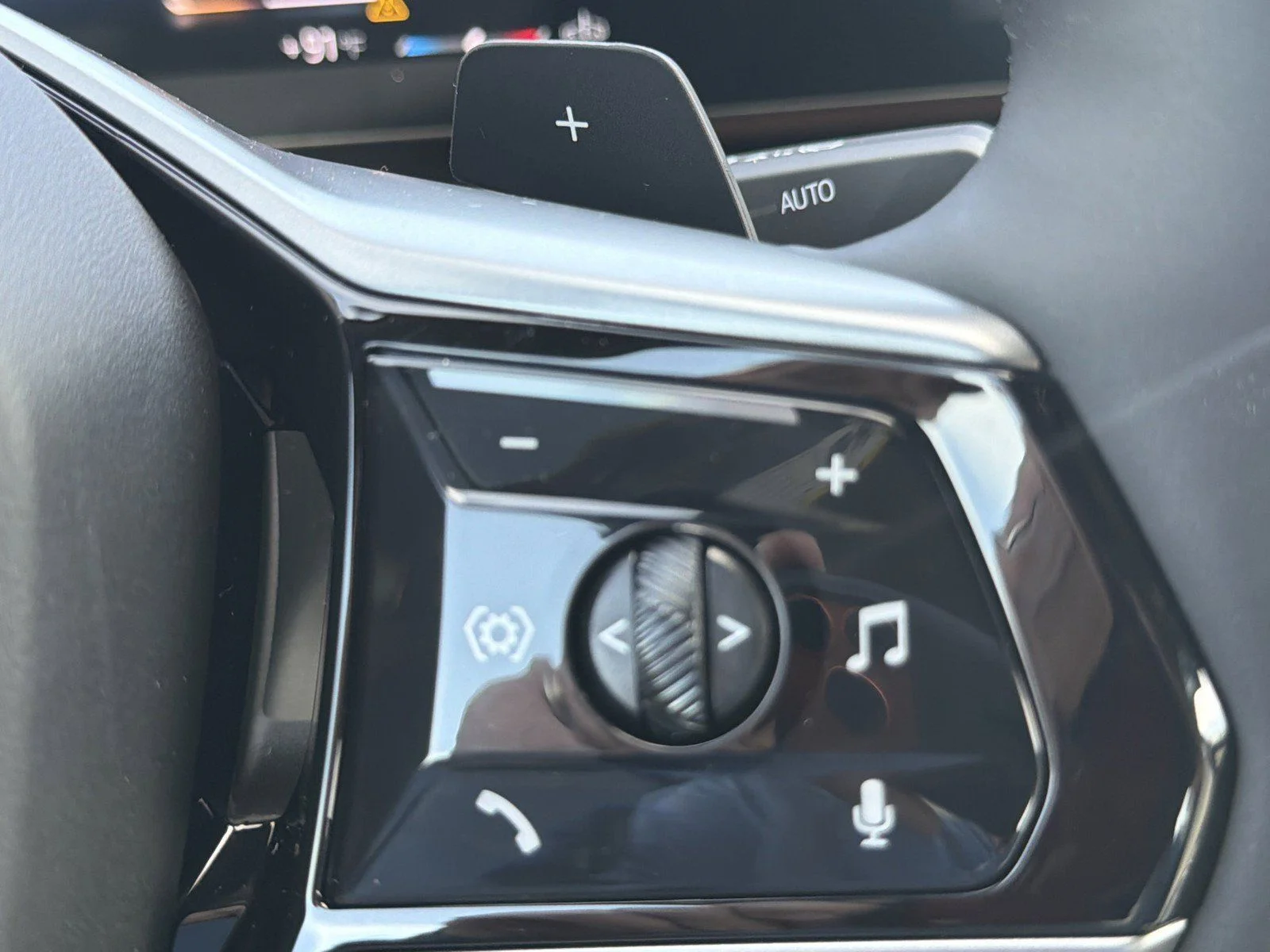 New 2027 Alpine White BMW 530i xDrive image 33