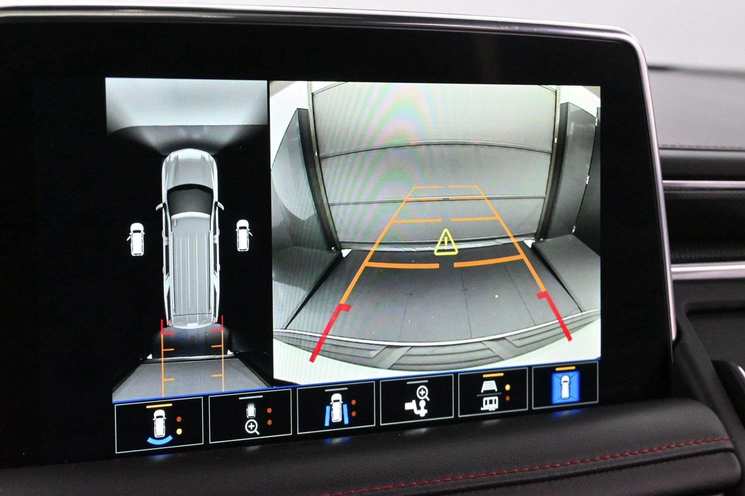 Used 2022 Summit White Chevrolet RST image 25