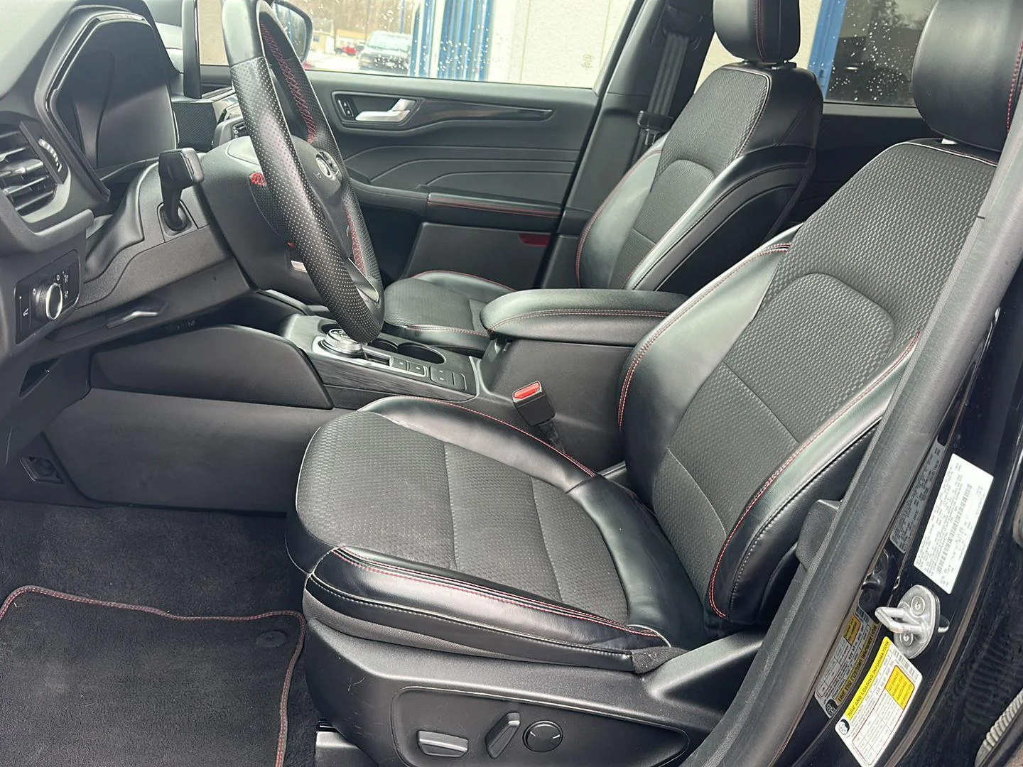 Used 2023 Agate Black Ford ST-Line image 9