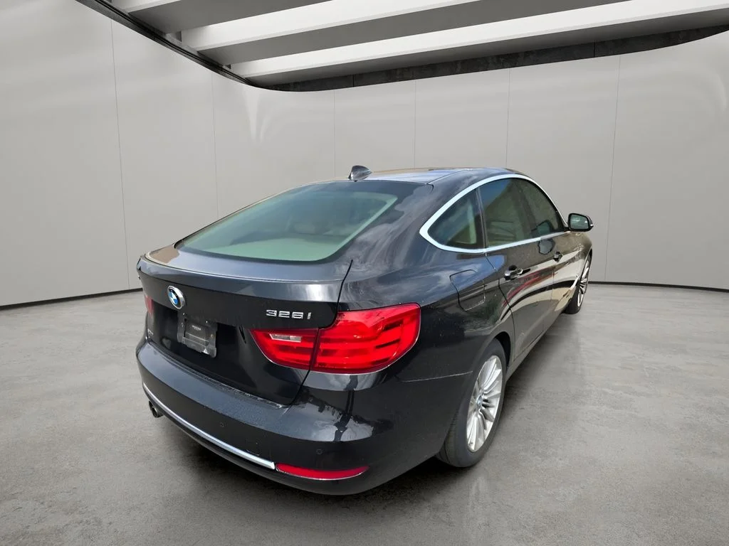 Used 2015 Black Sapphire Metallic BMW 328i xDrive image 10