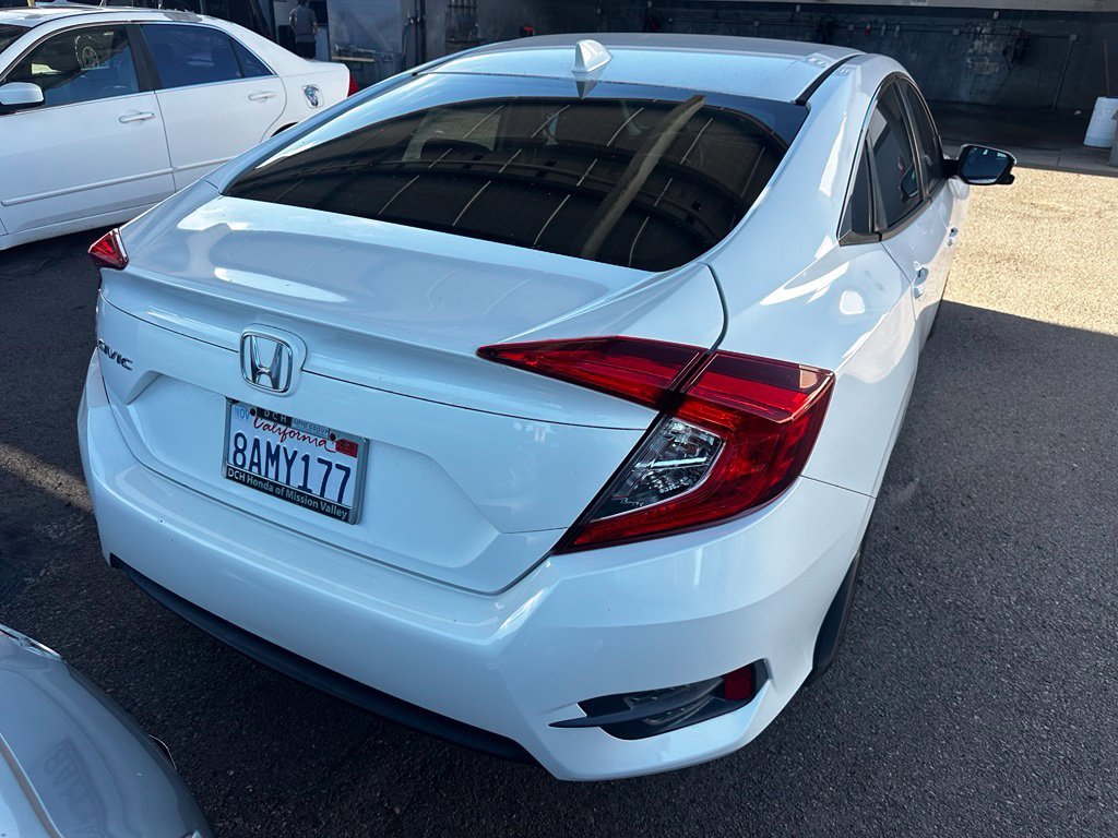 Used 2017 White Honda EX image 21