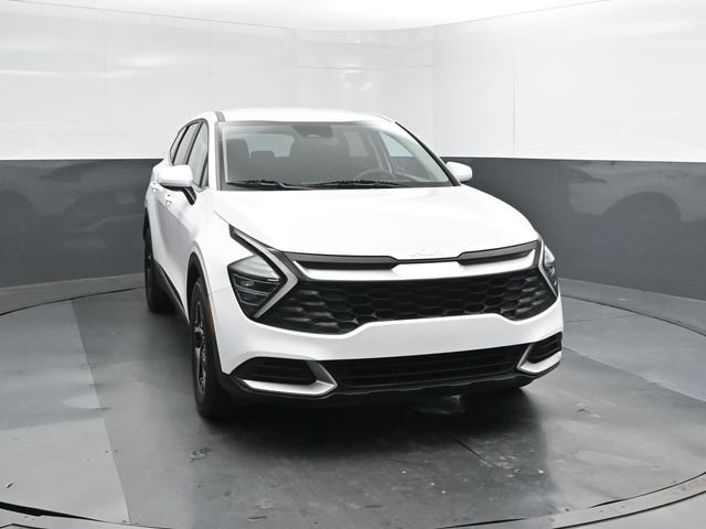 Used 2025 White Kia LX image 17