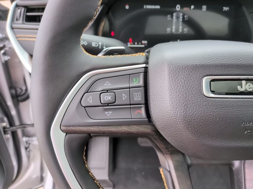 New 2026 Silver Zynith Exterior Paint Jeep  image 18