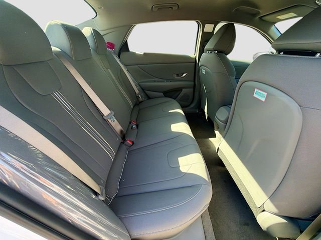 Used 2026 White Hyundai SEL Sport image 26