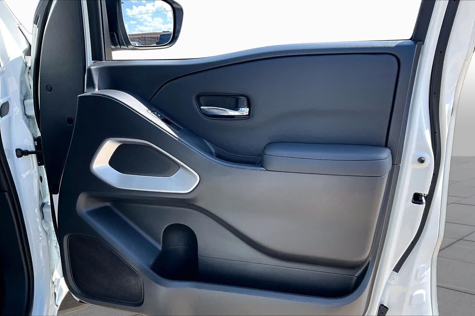 Used 2024 Glacier White Nissan SV image 21