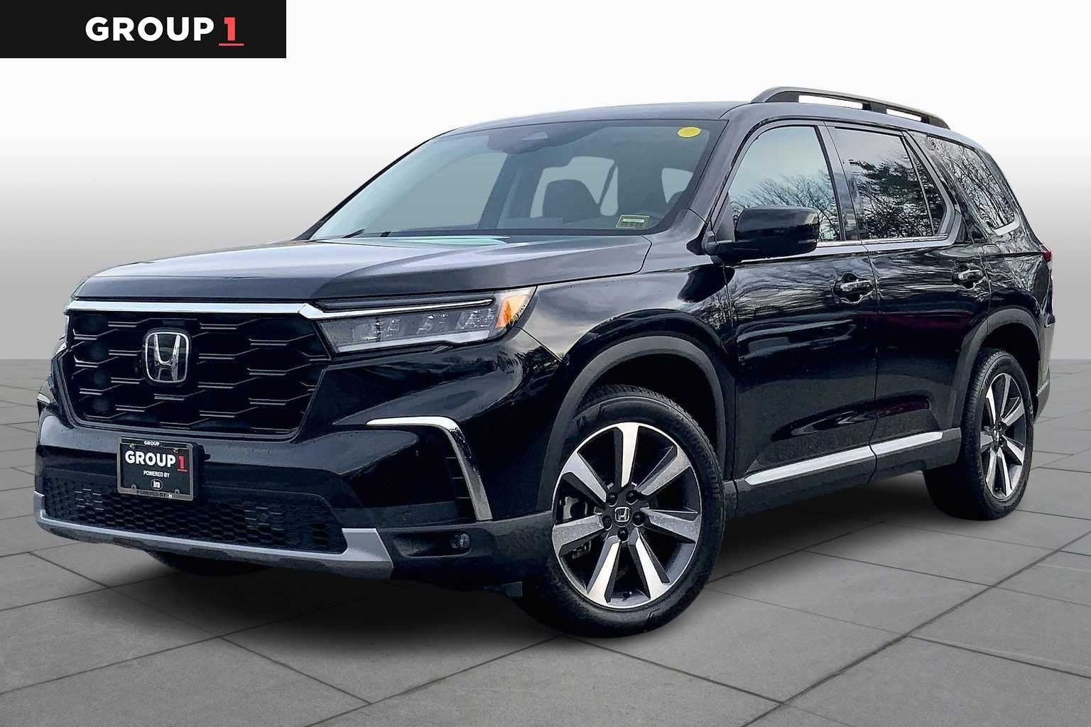 2023 Honda Pilot Touring AWD's photo