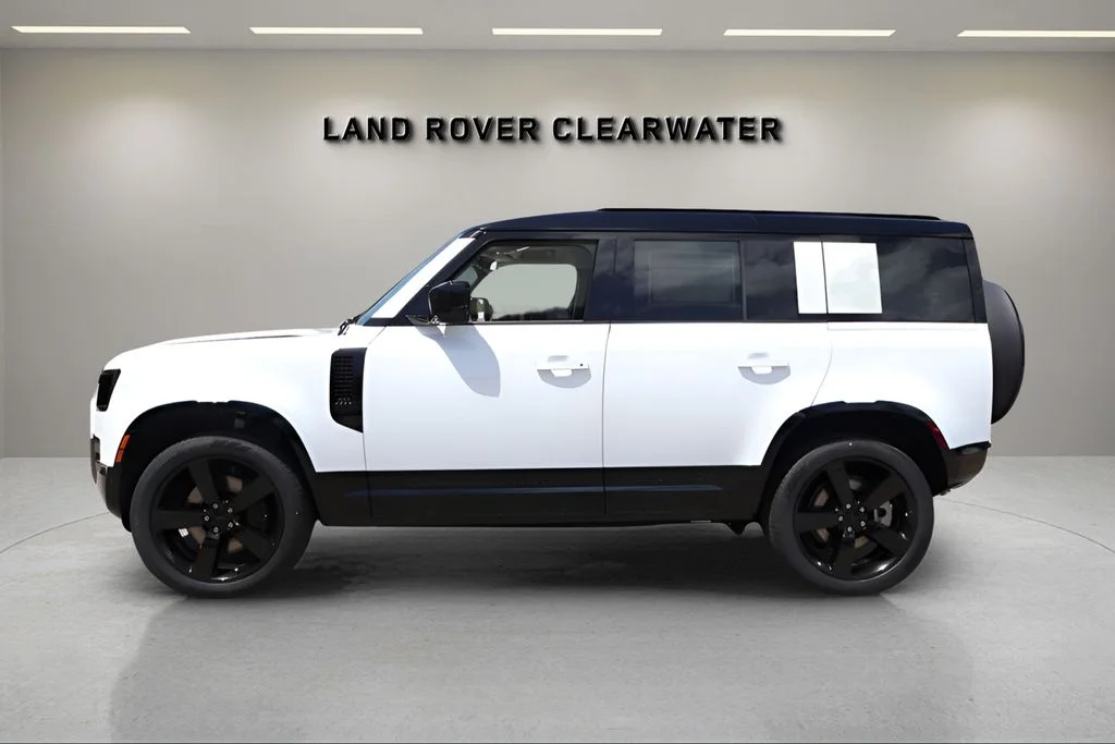 New 2026 Fuji White Land Rover X-Dynamic SE image 2