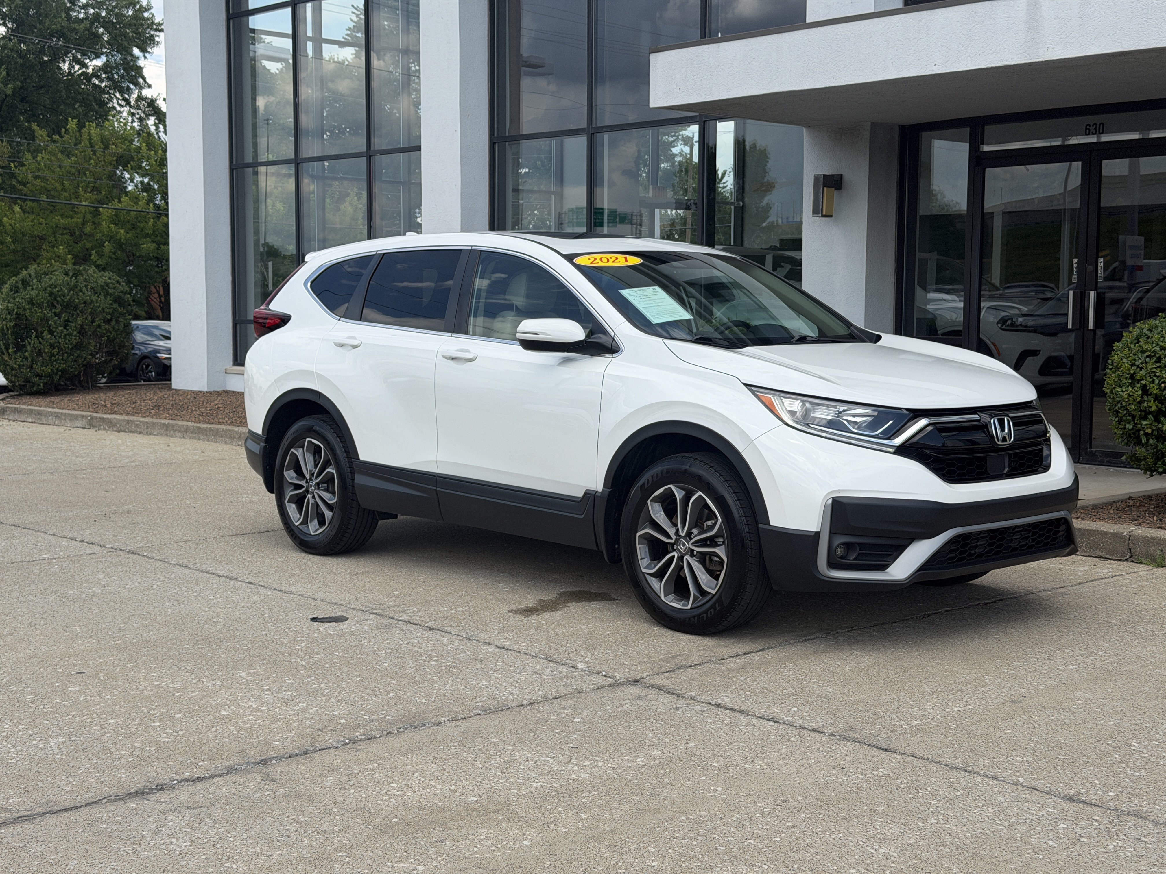 Used 2021 Platinum White Pearl Honda EX image 2
