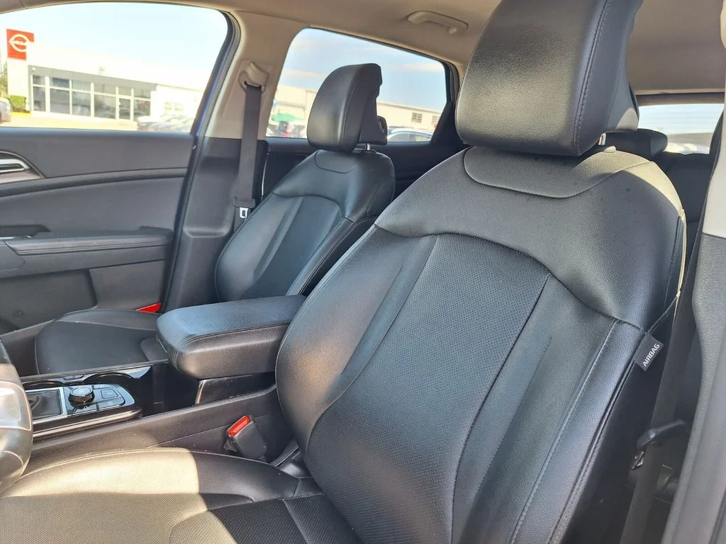 Used 2025 Sapphire Blue Kia EX image 11