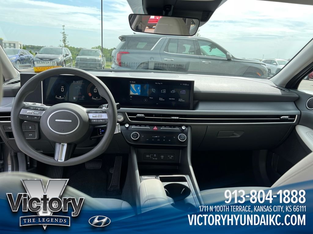 Used 2025 Gray Hyundai SEL image 12