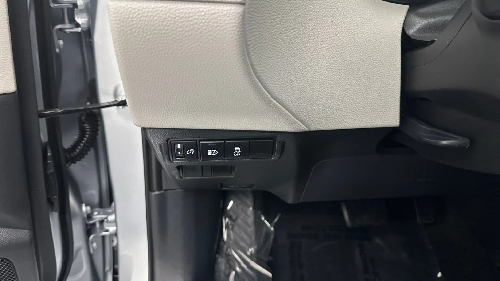 Used 2026 Silver Toyota L image 18