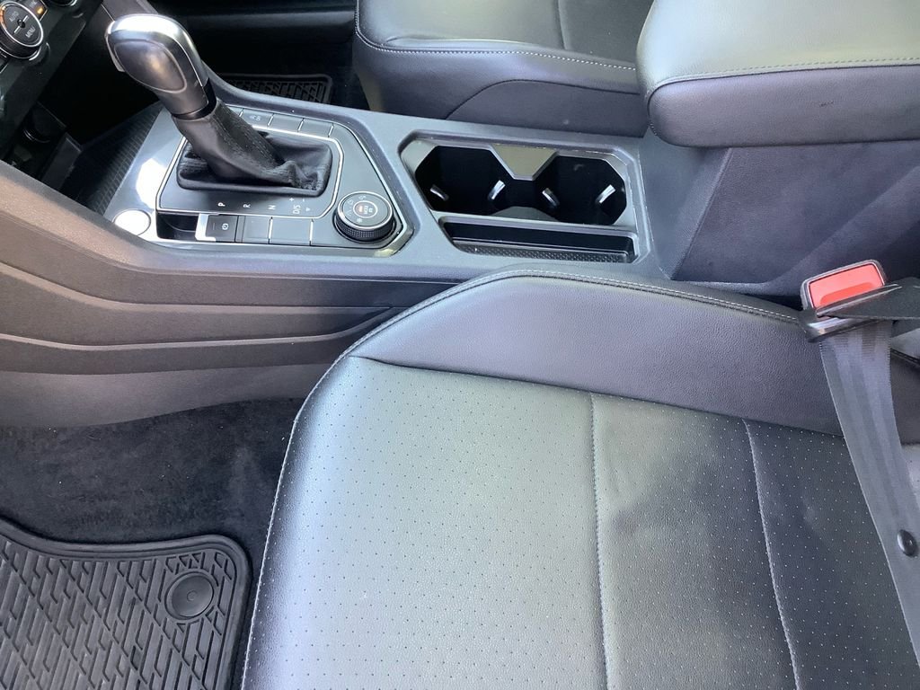 Used 2020  Volkswagen 2.0T SE image 23