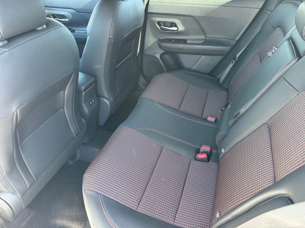 New 2026 Aspen White Tricoat/Super Black Nissan SR image 26