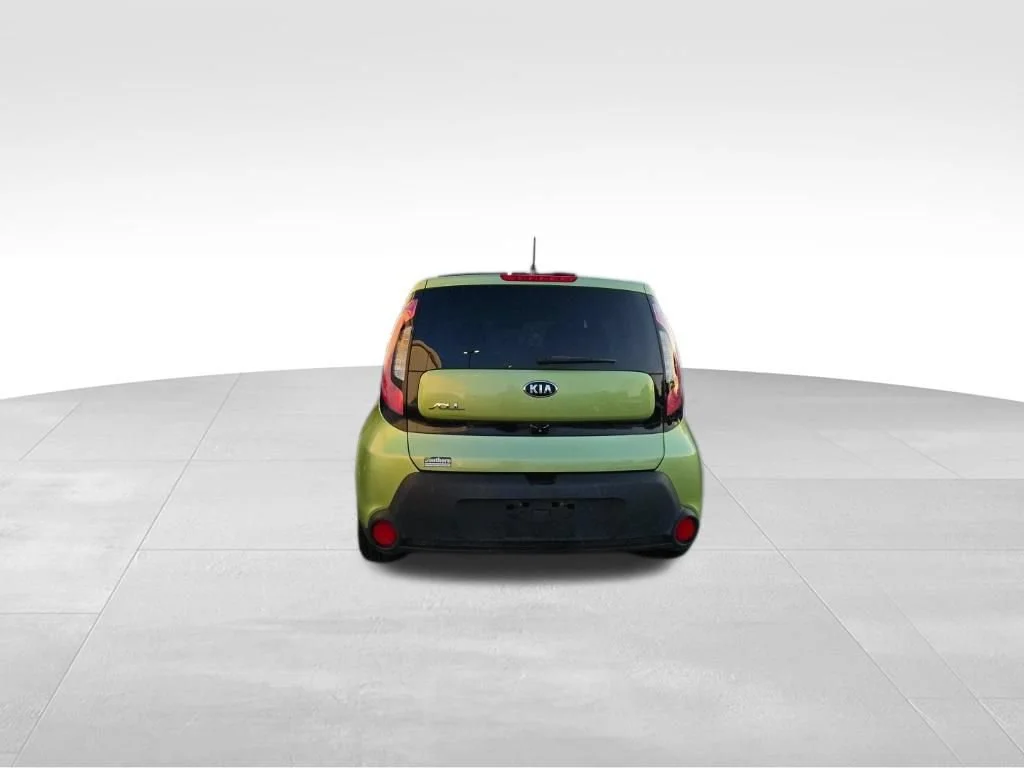 Used 2015 Green Kia + image 7