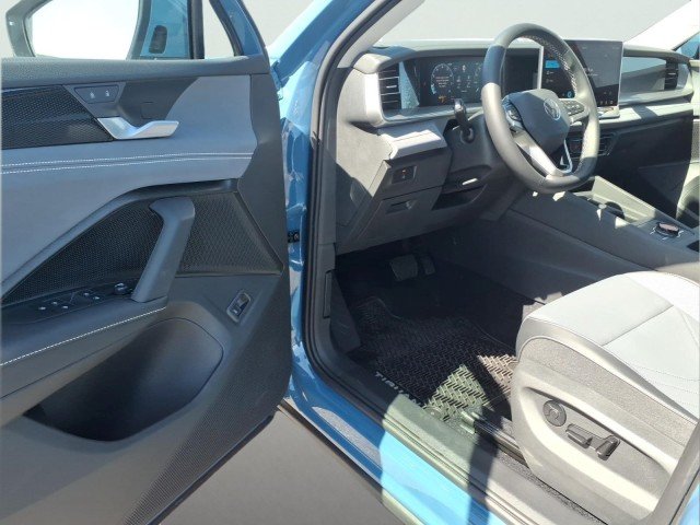 New 2026 Monterey Blue Pearl Volkswagen SE 4Motion image 14