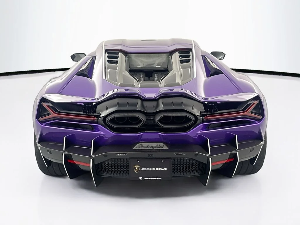 Used 2024  Lamborghini  image 6