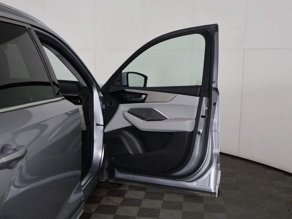 Used 2022 Silver Acura Advance image 25