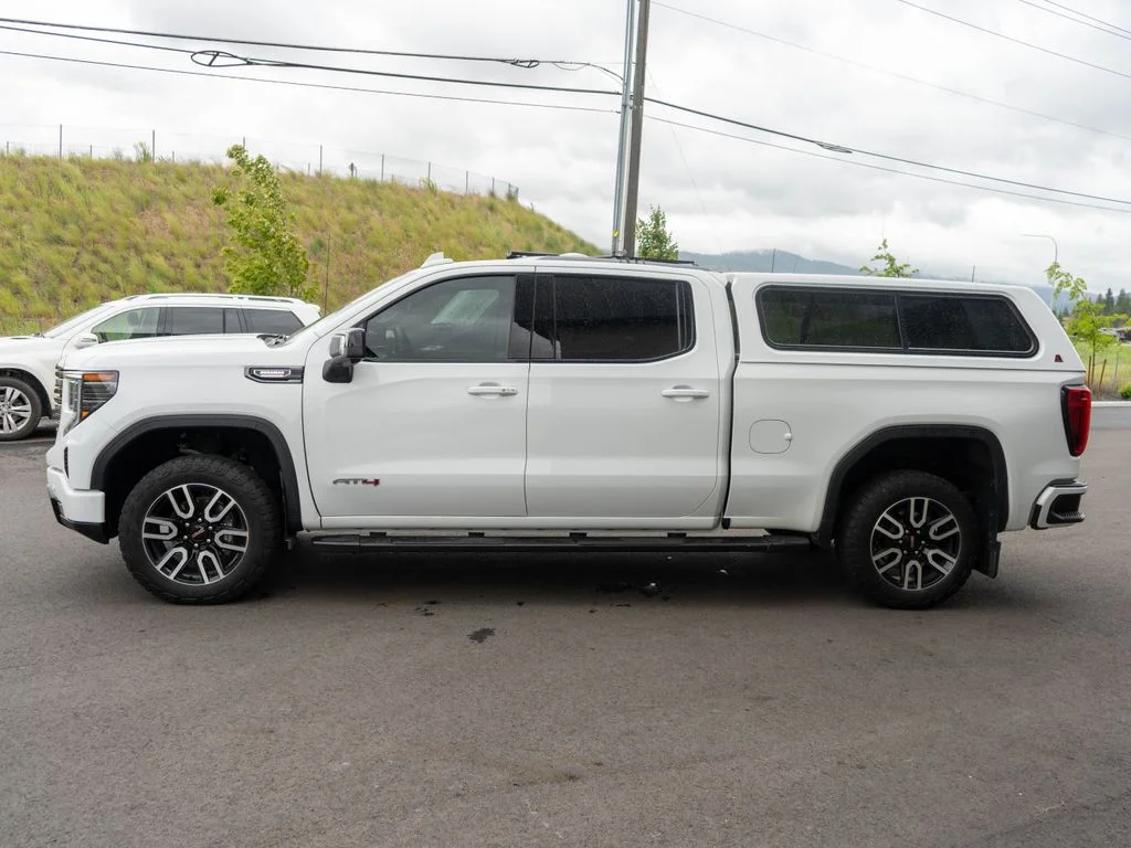 Used 2023 White GMC AT4 image 4