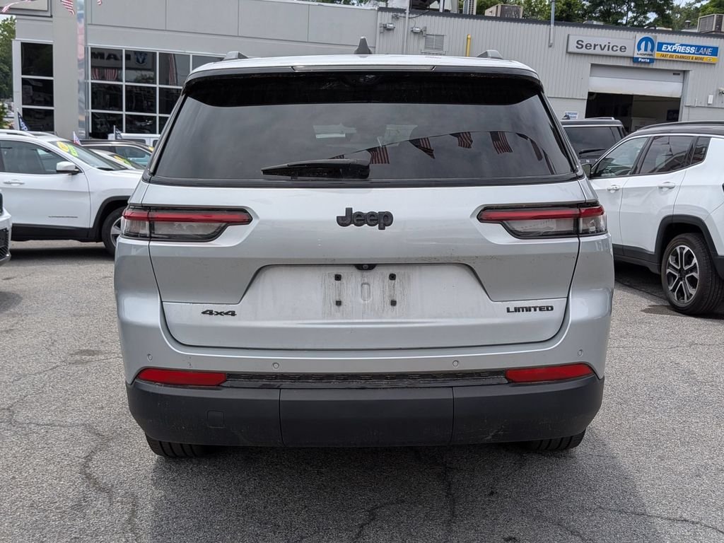 Used 2023 Silver Jeep Limited image 7