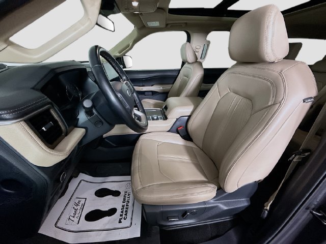 Used 2022  Ford Limited image 21